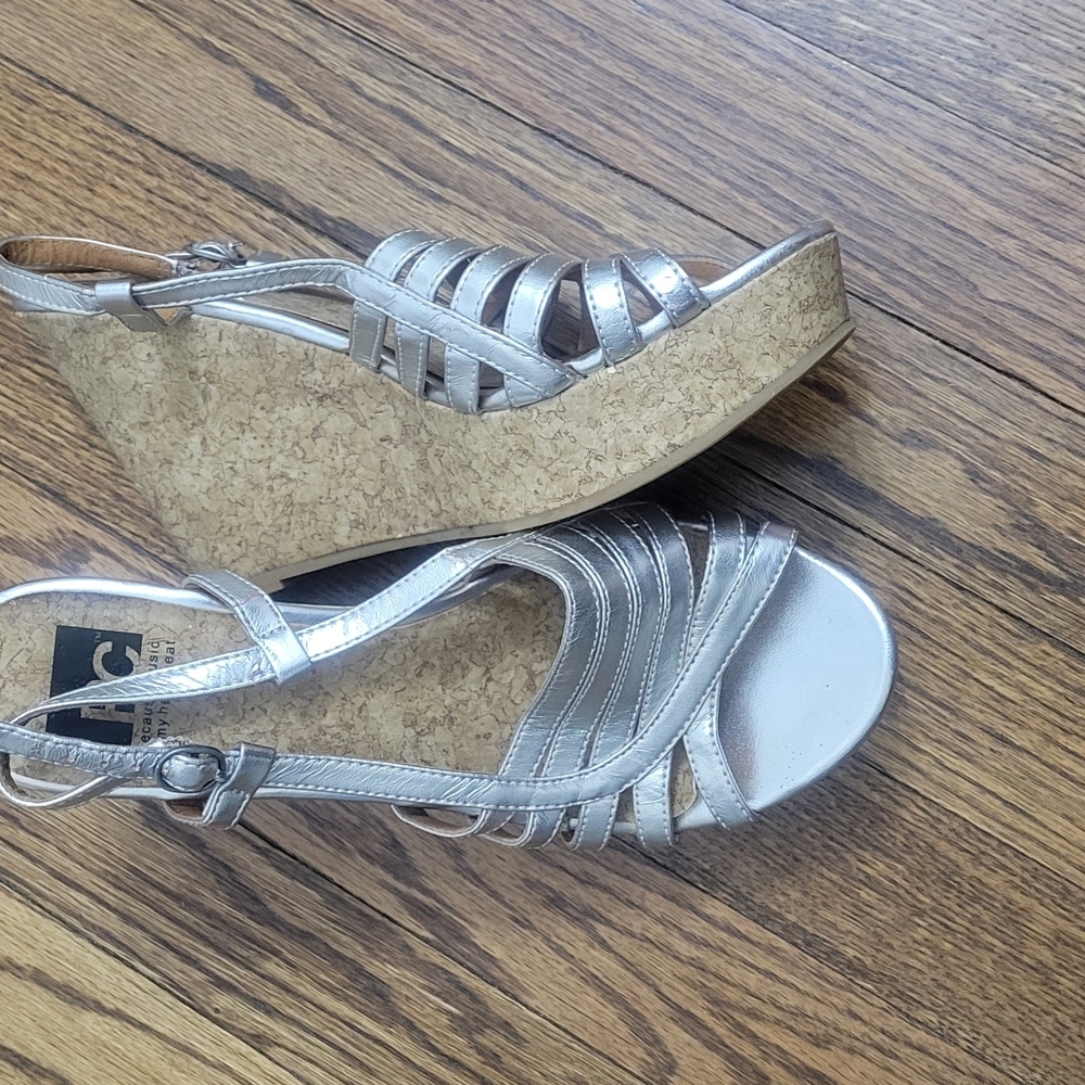 Shoes - Picture 8 of 15